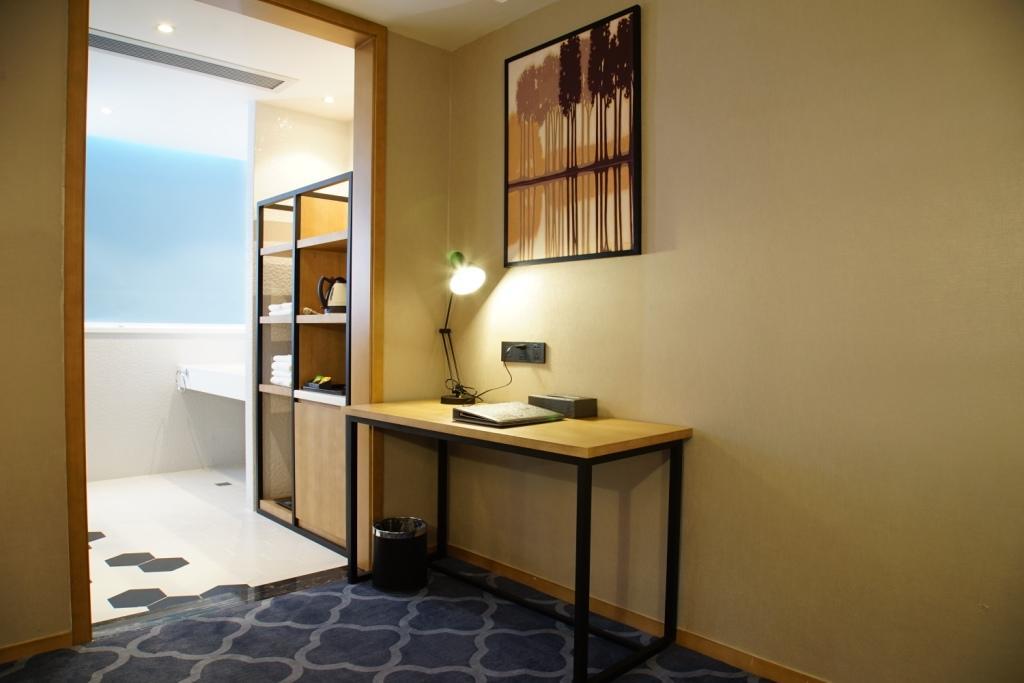 Flight One Hotel Шънджън Екстериор снимка
