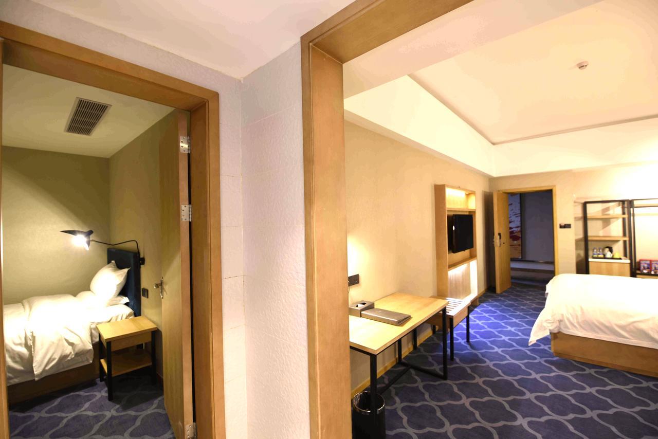 Flight One Hotel Шънджън Екстериор снимка